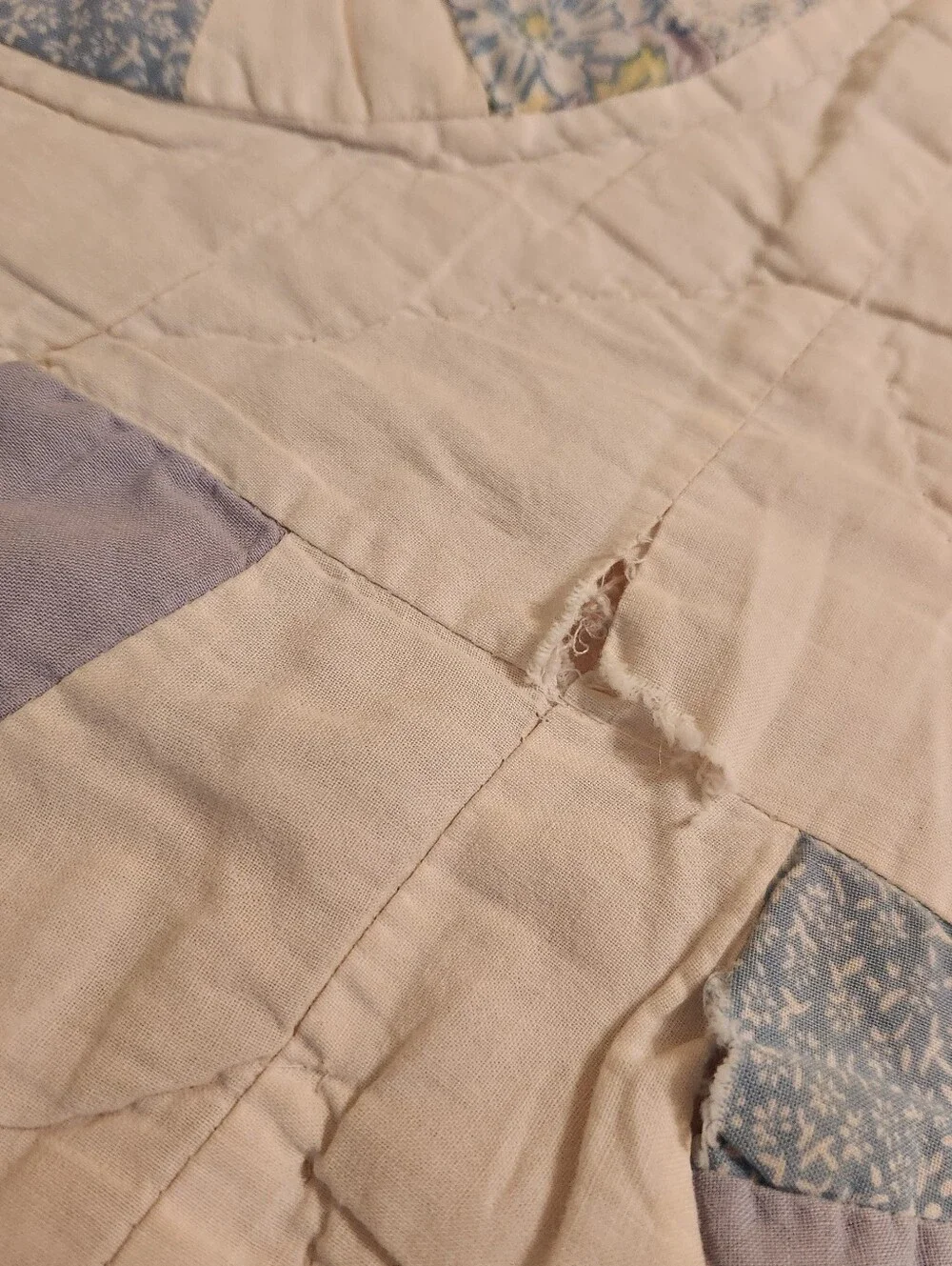 HANDMADE Patchwork Quilt Queen Full Vintage Floral Hand Quilted 85 x  87 Flaws